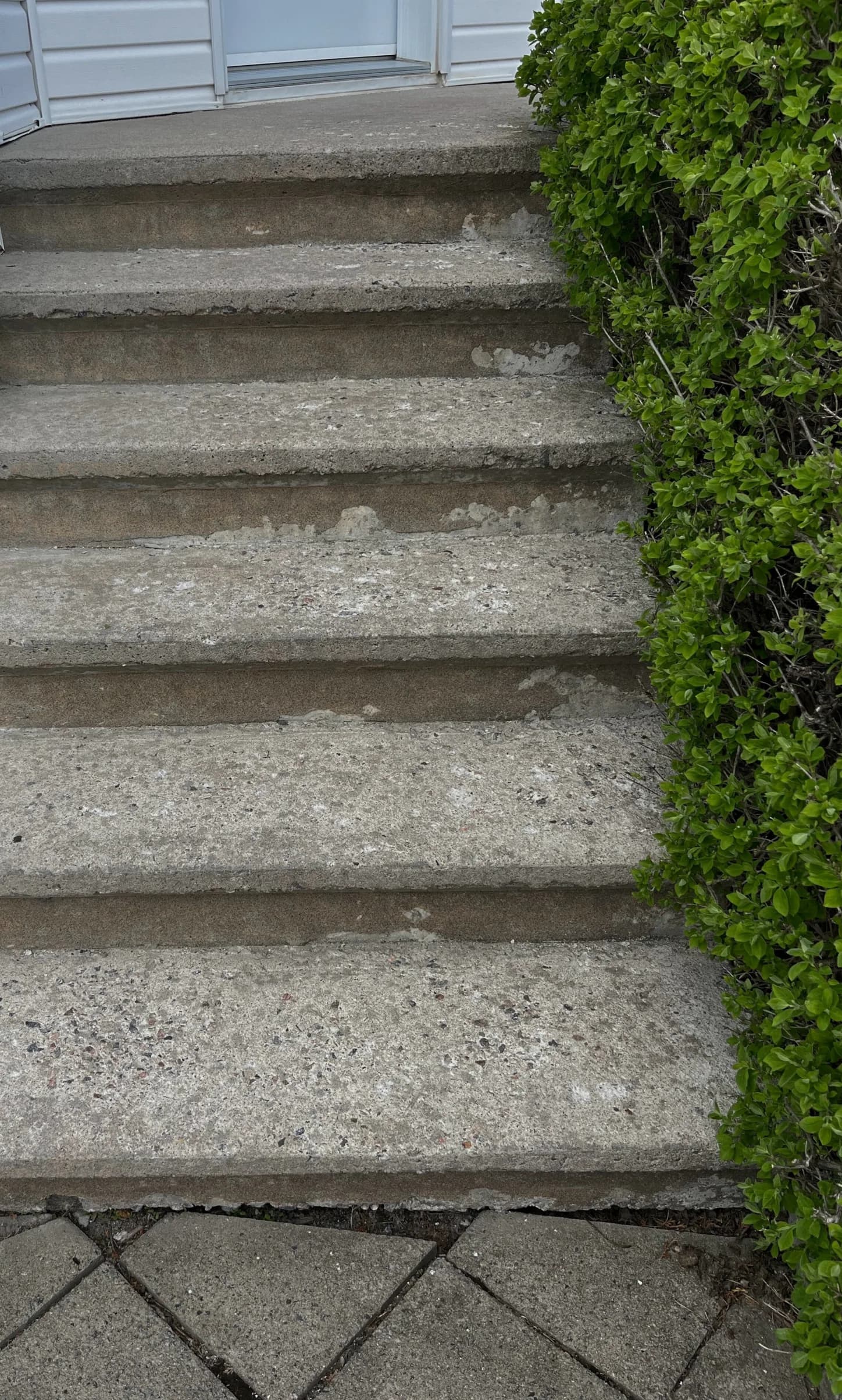 Escalier latéral recouvert de granulux